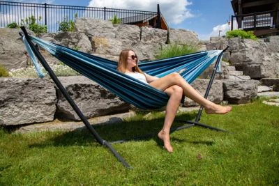 Vivere Doppel Baumwolle Hängematte Mit Hängemattengestell 250 Cm, Blue Lagoon Mit Kostenlose Tragetasche 5 Vivere Doppel Baumwolle Hängematte Mit Hängemattengestell 250 Cm, Blue Lagoon Mit Kostenlose Tragetasche – Bild 5