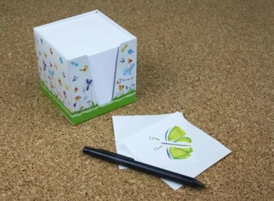 RNK Verlag Zettelbox Schmetterlinge, Inkl. 900 Blatt Weiß, 92 X 92 X 92 Mm 2 RNK Verlag Zettelbox Schmetterlinge, Inkl. 900 Blatt Weiß, 92 X 92 X 92 Mm – Bild 2